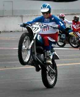 http://www.motosclassicas70.com.br/Jim_velho_empinando.jpg